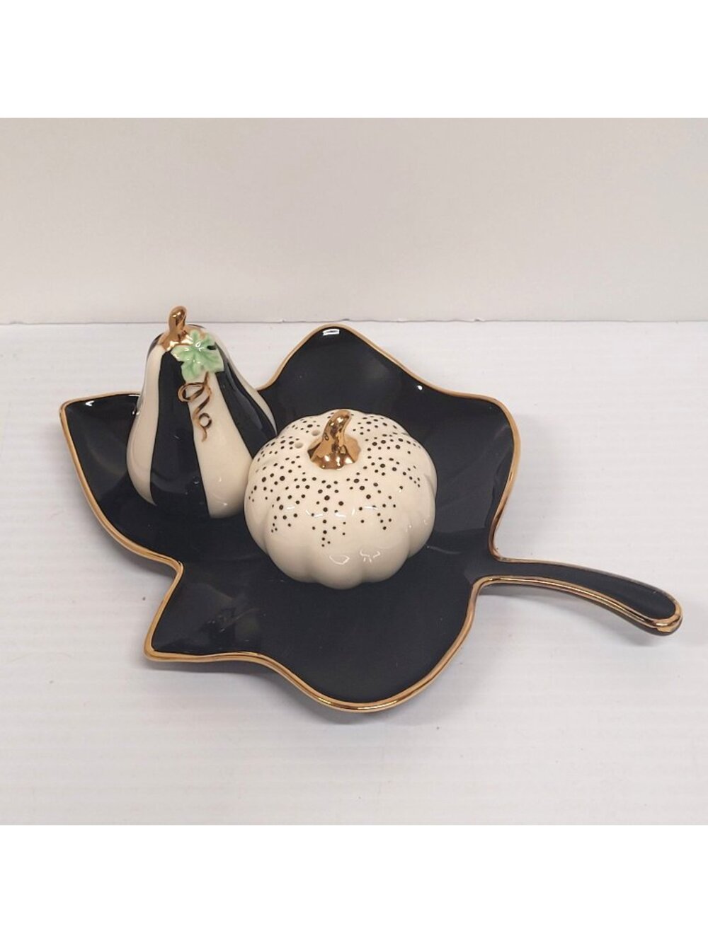 Lenox Pumpkin Gourd Salt & Pepper Shaker Set with Leaf Tray Fall Thanksgiving